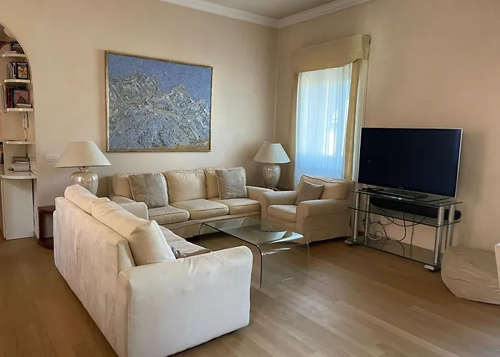 Luxury Via Pozzone Milano